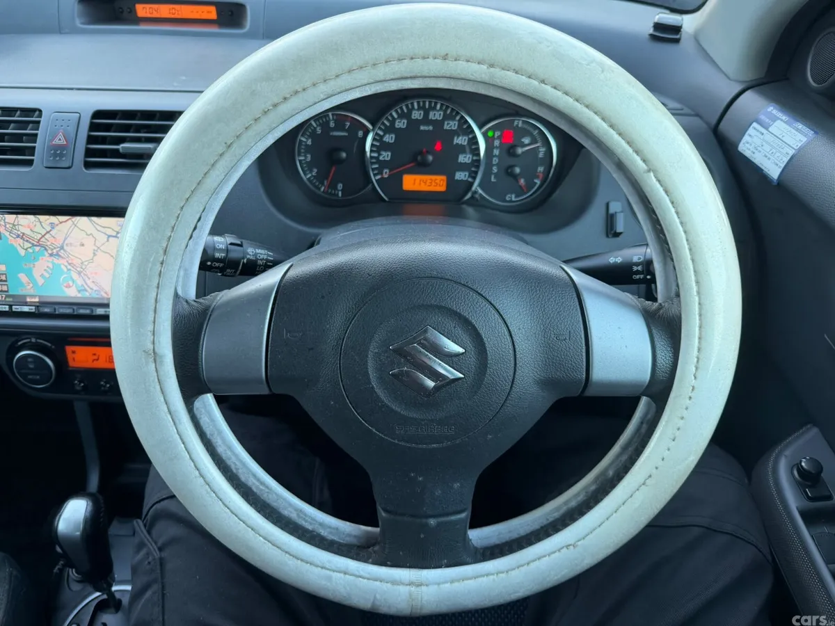 Suzuki Swift Hatchback, Petrol, 2009, White