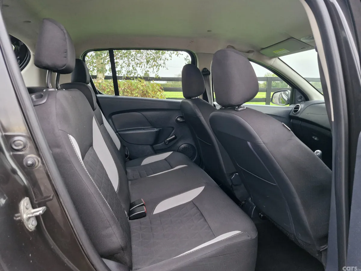 Dacia Sandero Stepway Hatchback, Diesel, 2016, Black