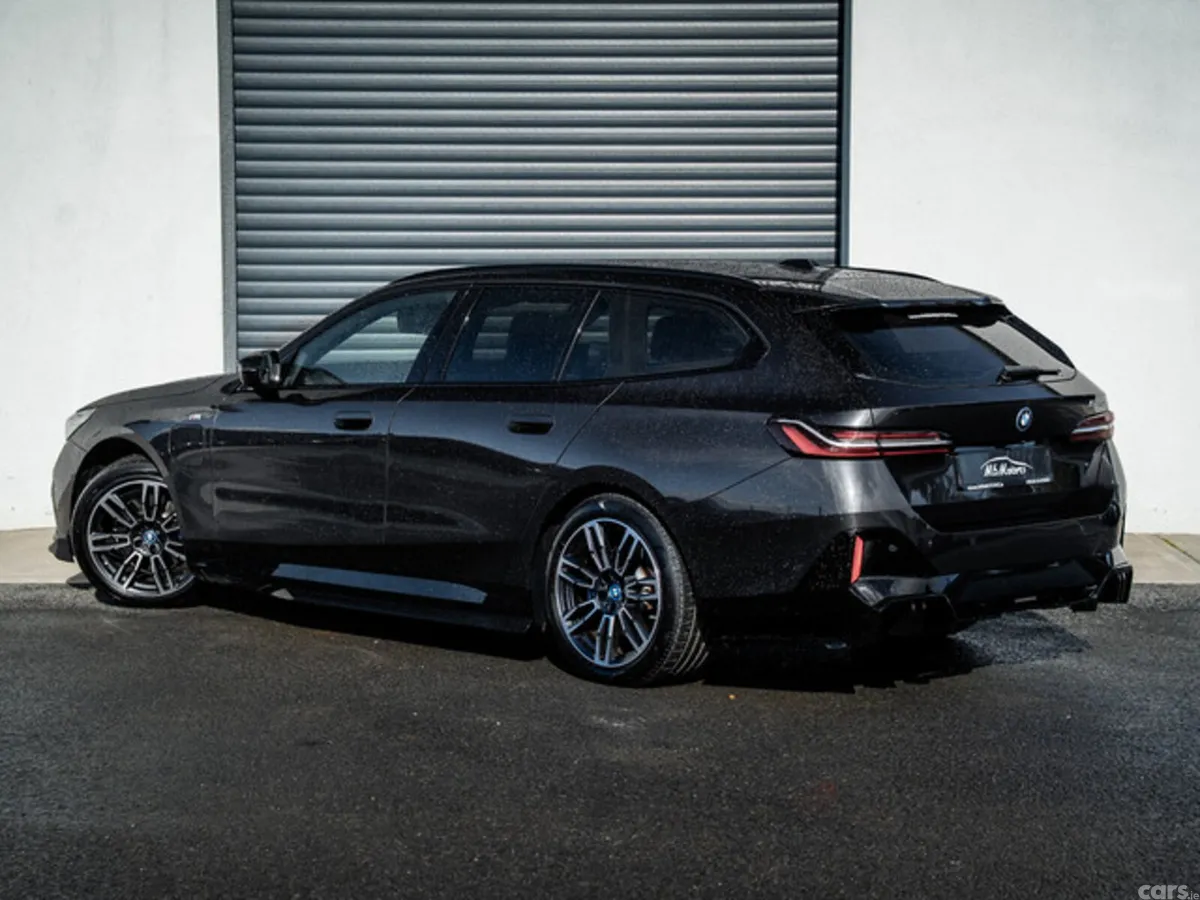 BMW 5-Series Estate, Petrol Plug-in Hybrid, 2024, Grey