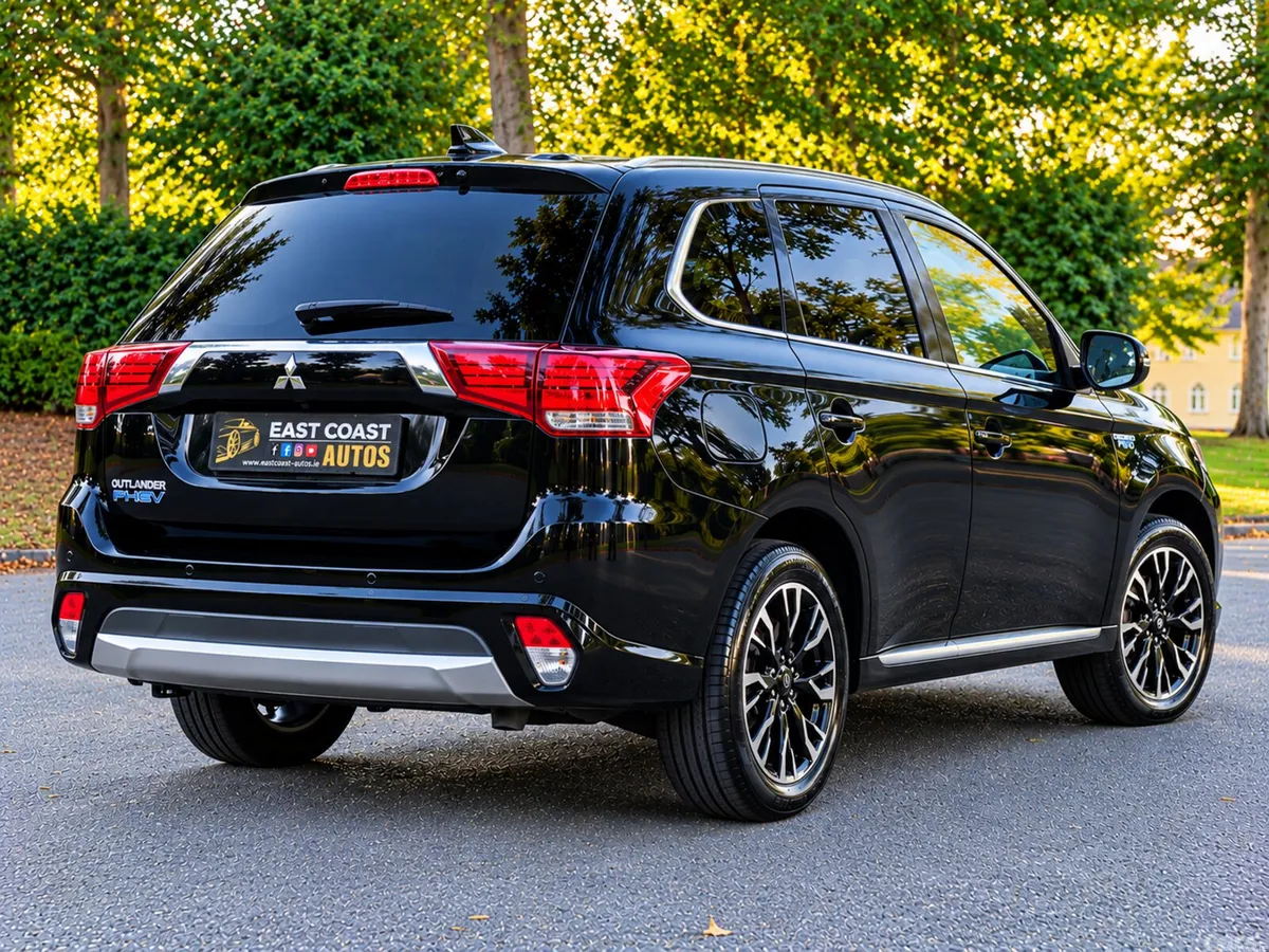 Mitsubishi Outlander SUV, Petrol Plug-in Hybrid, 2018, Black