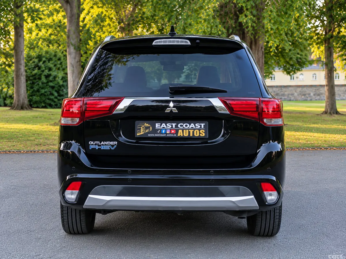 Mitsubishi Outlander SUV, Petrol Plug-in Hybrid, 2018, Black