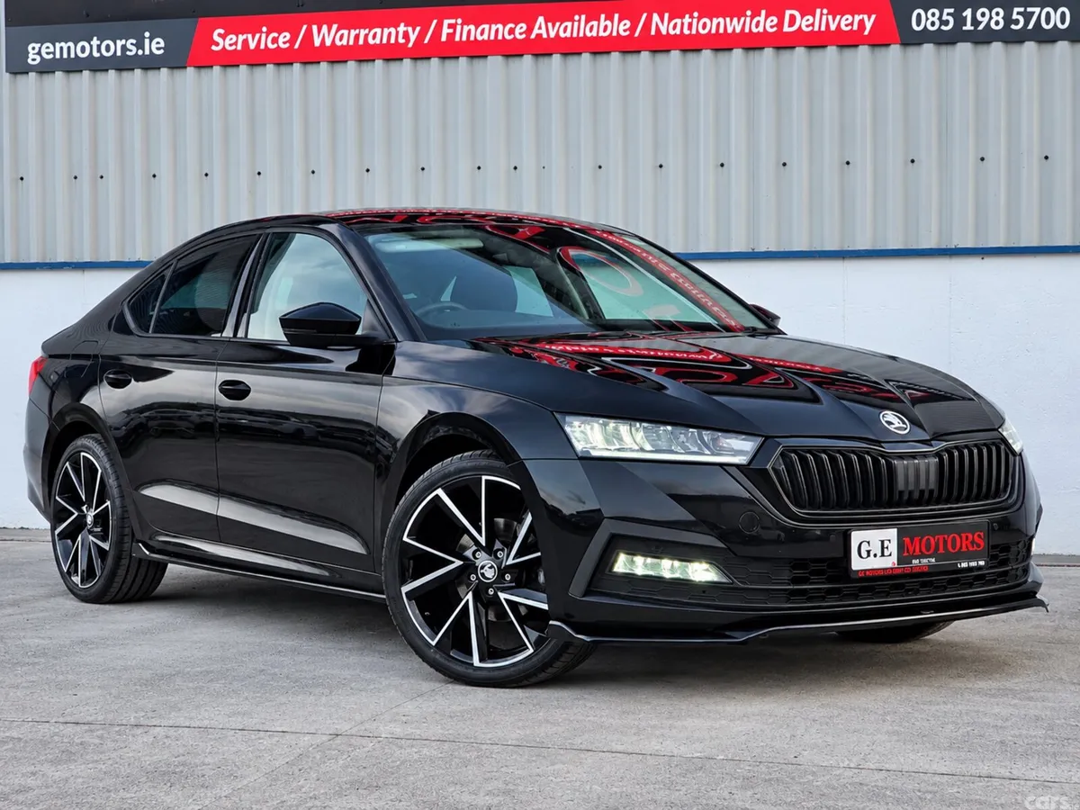 Skoda Octavia Saloon, Diesel, 2023, Black