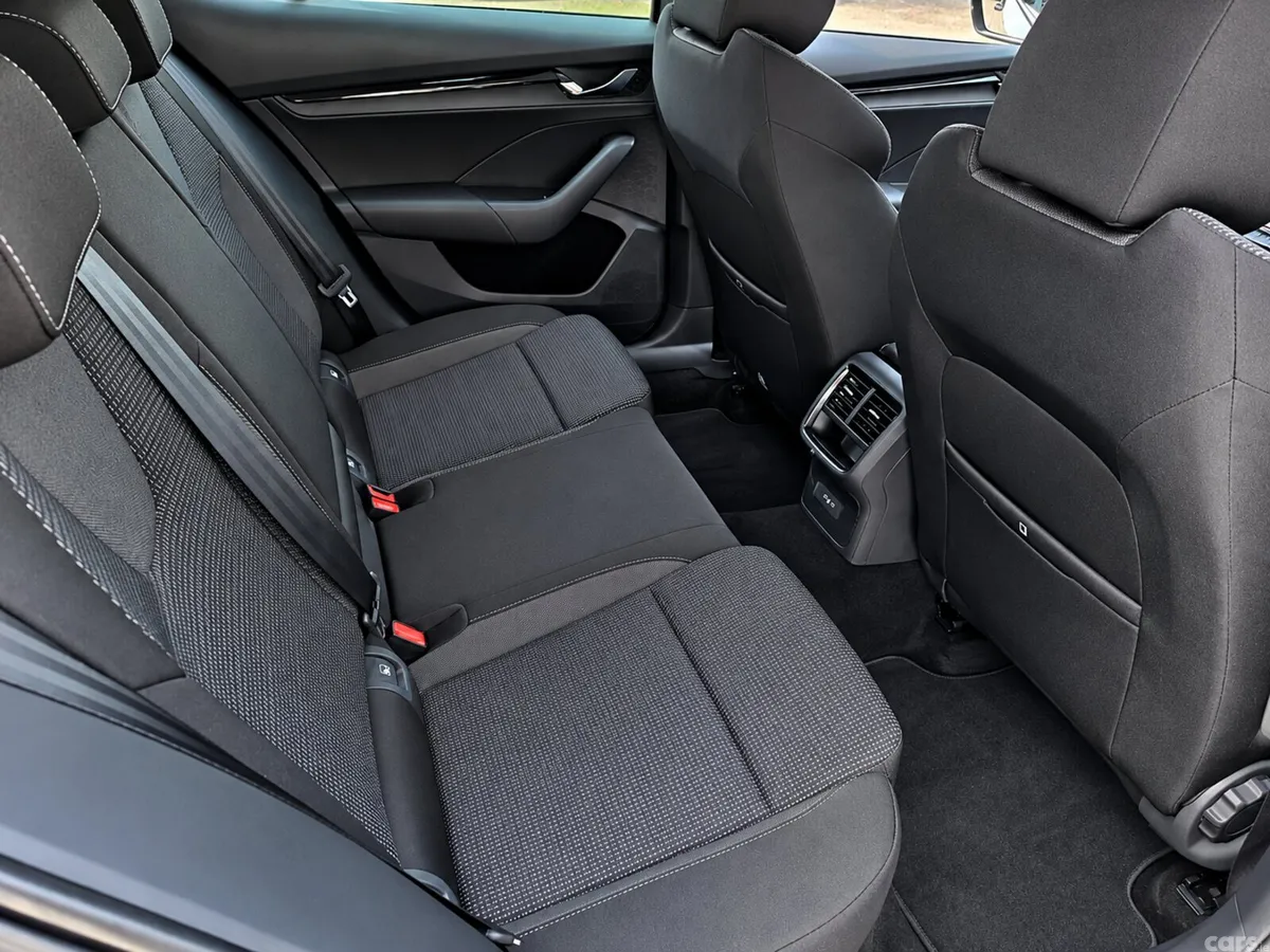 Skoda Octavia Saloon, Diesel, 2023, Black
