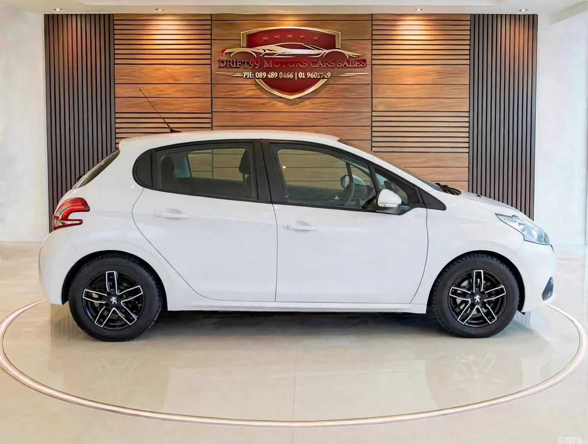 Peugeot 208 Hatchback, Petrol, 2019, White