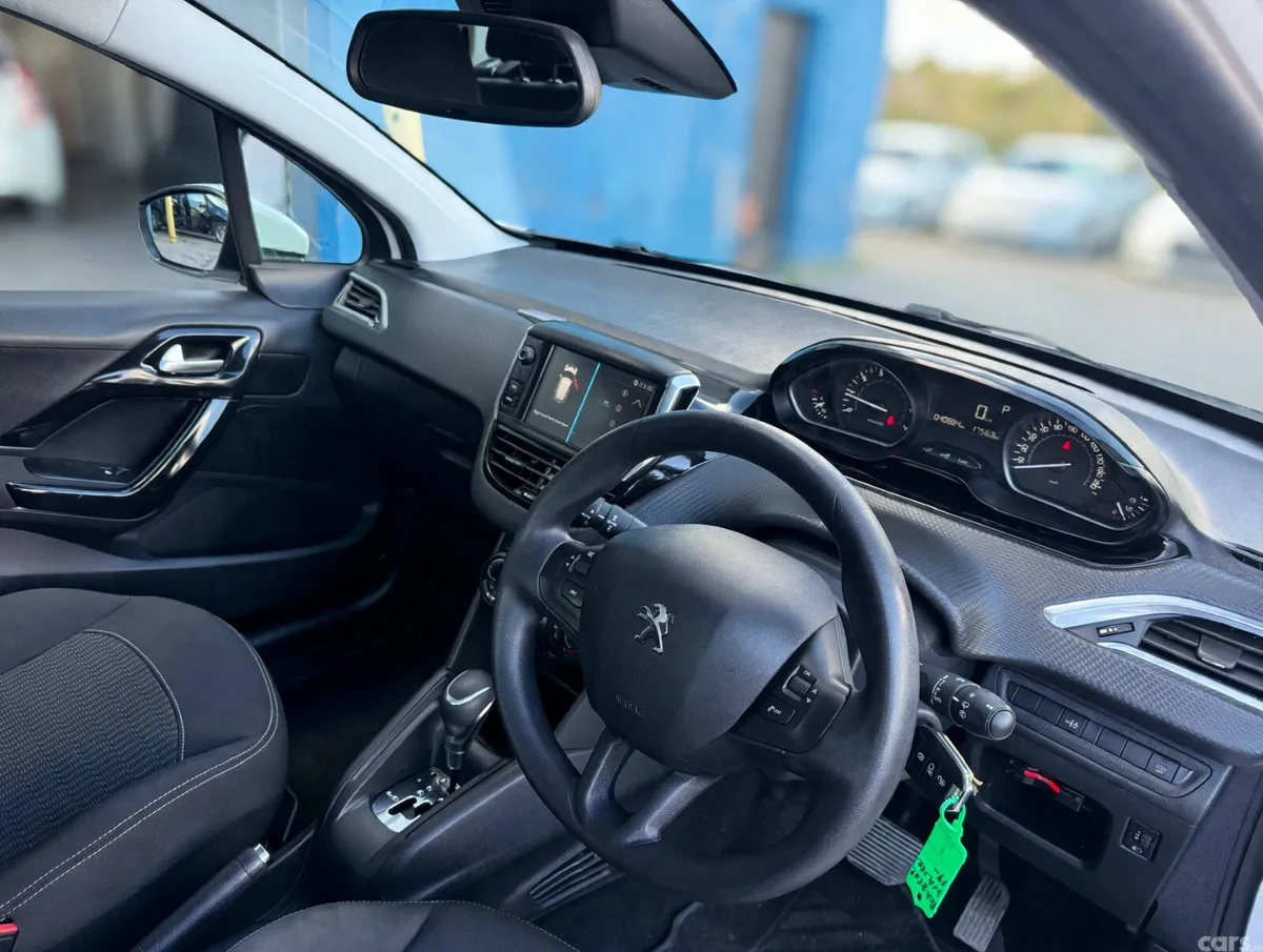 Peugeot 208 Hatchback, Petrol, 2019, White
