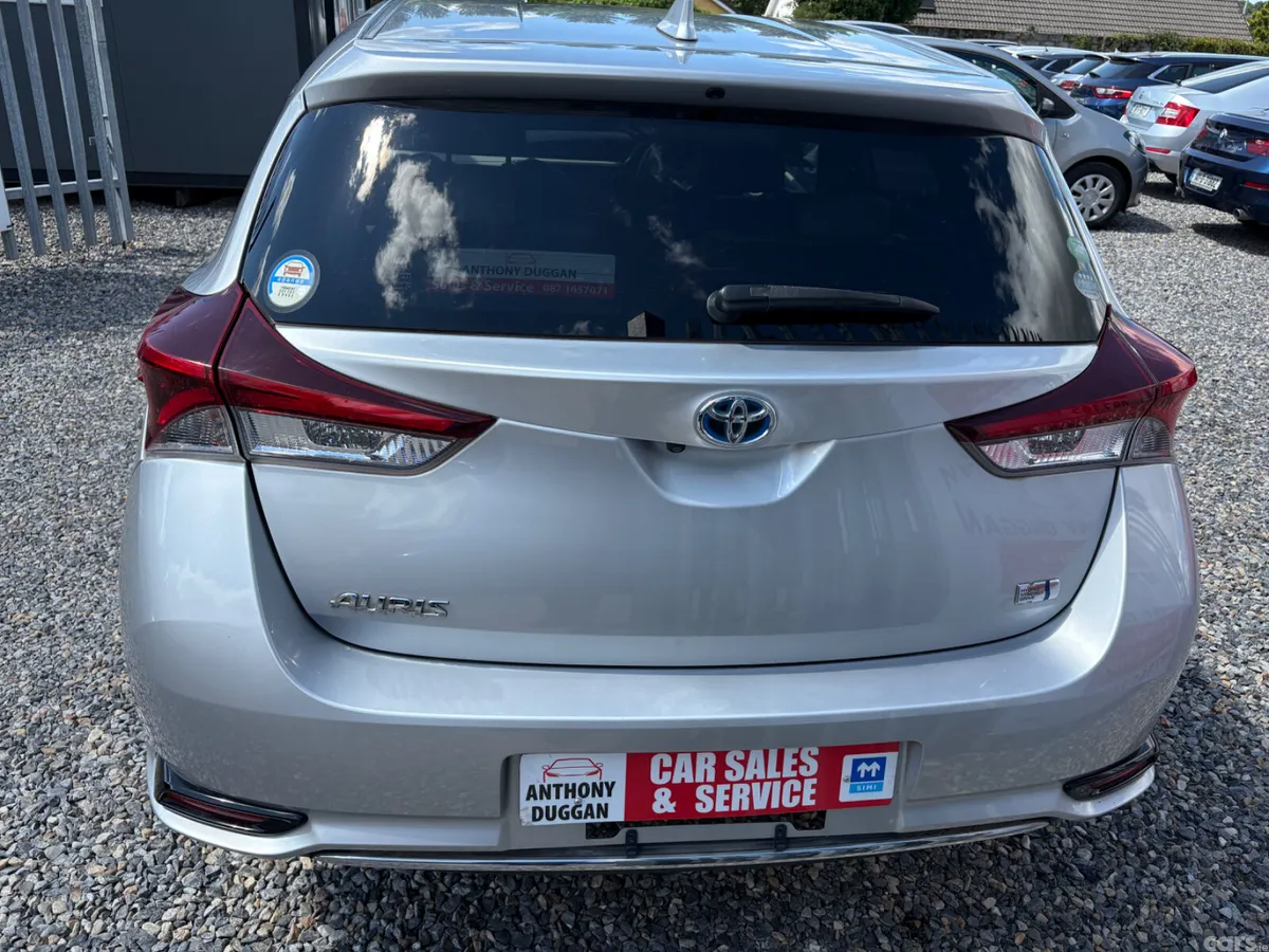 Toyota Auris Hatchback, Petrol Hybrid, 2017, Silver