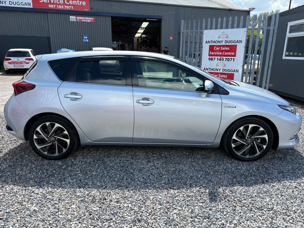 Toyota Auris Hatchback, Petrol Hybrid, 2017, Silver