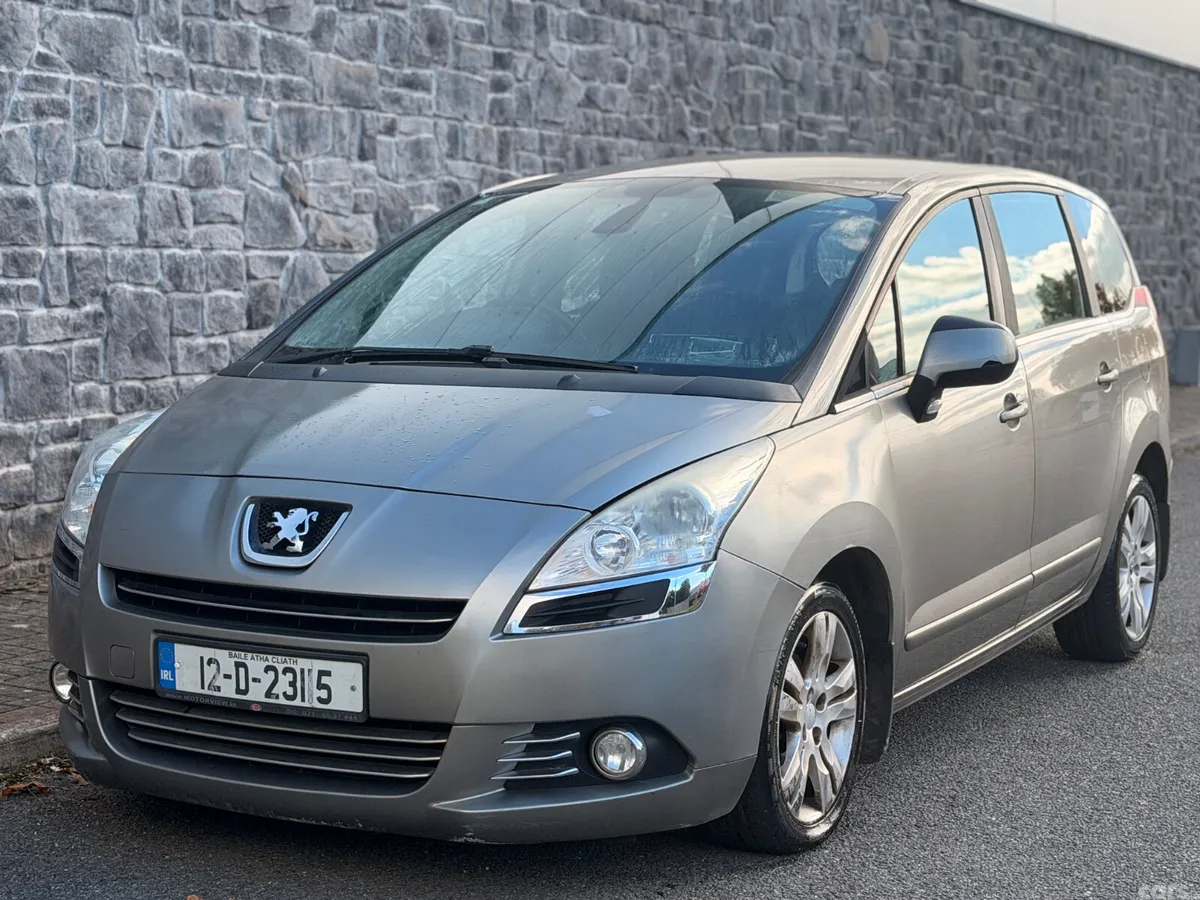 Peugeot 5008 MPV, Diesel, 2012, Grey
