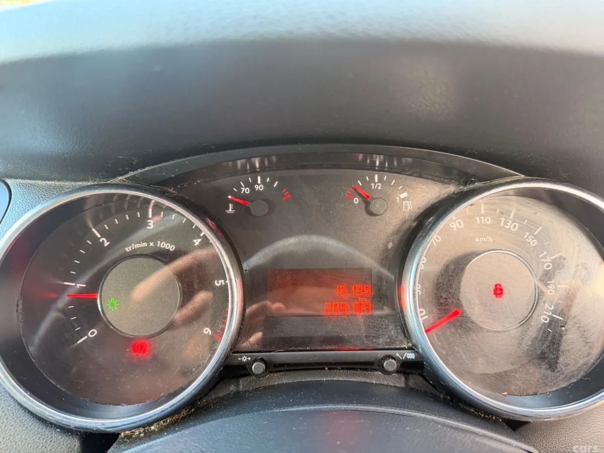 Peugeot 5008 MPV, Diesel, 2012, Grey