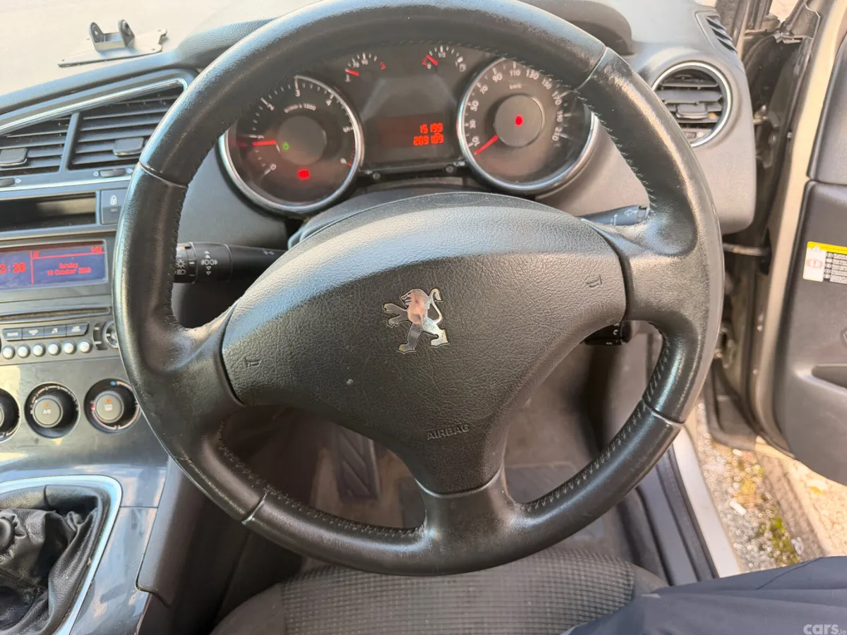 Peugeot 5008 MPV, Diesel, 2012, Grey