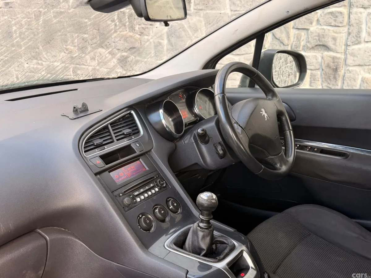 Peugeot 5008 MPV, Diesel, 2012, Grey