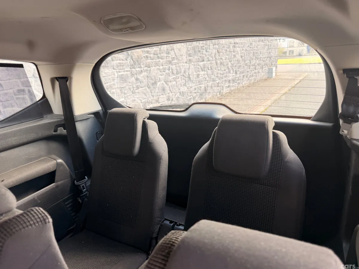 Peugeot 5008 MPV, Diesel, 2012, Grey
