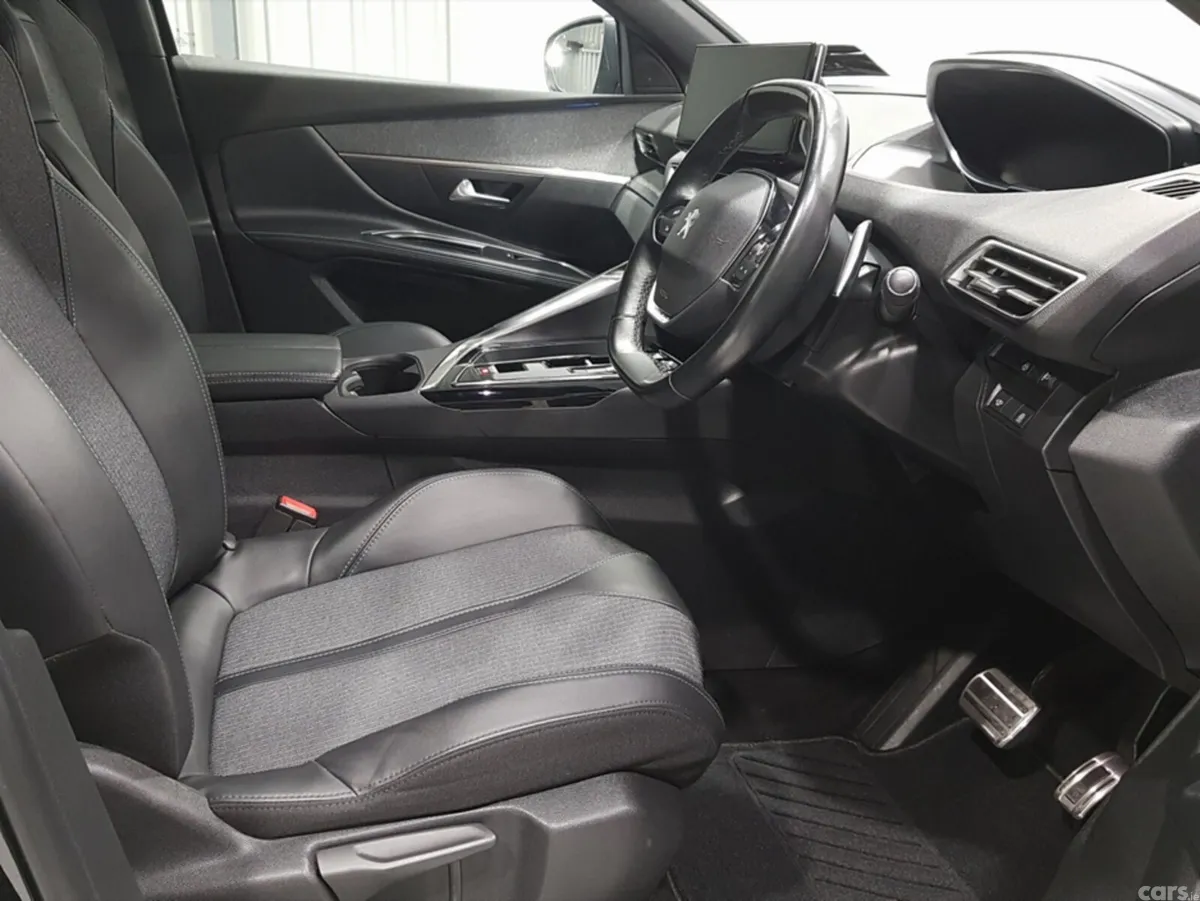 Peugeot 5008 MPV, Diesel, 2023, Black