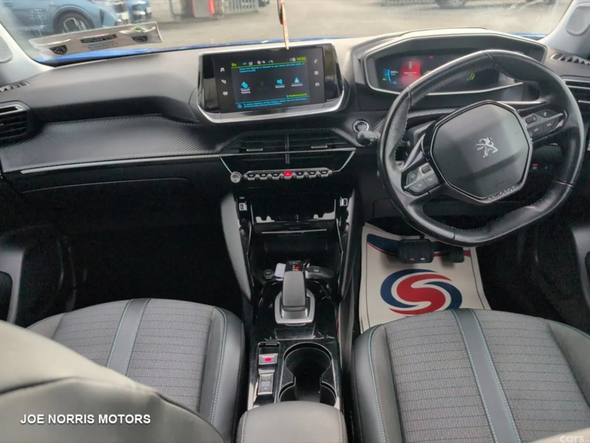 Peugeot 2008 MPV, Electric, 2021, Blue
