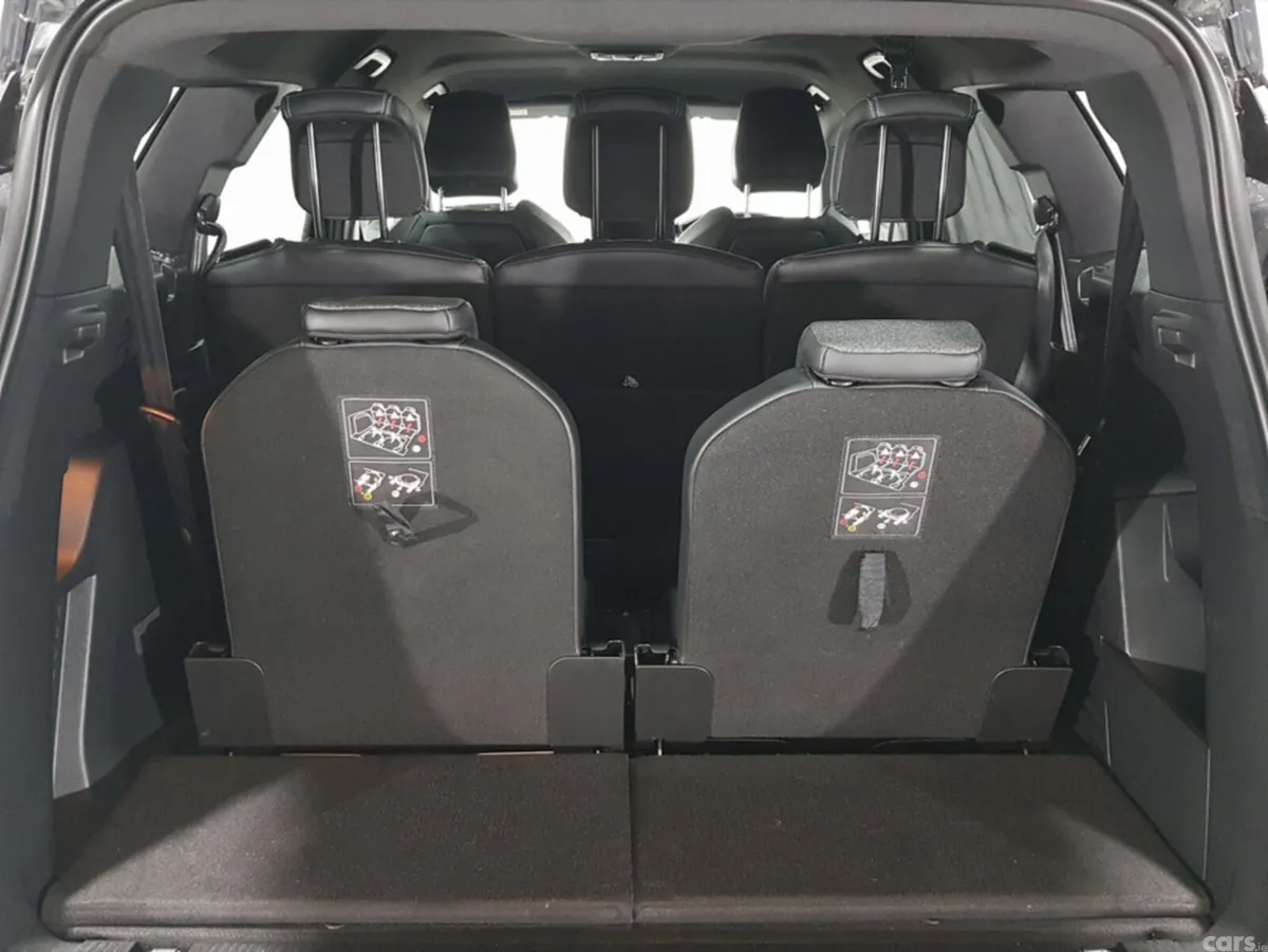 Peugeot 5008 MPV, Diesel, 2023, Black