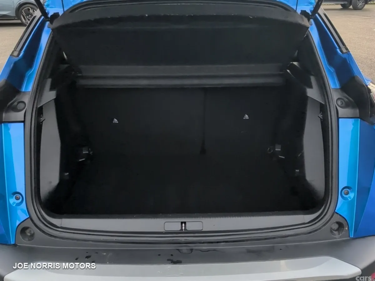 Peugeot 2008 MPV, Electric, 2021, Blue