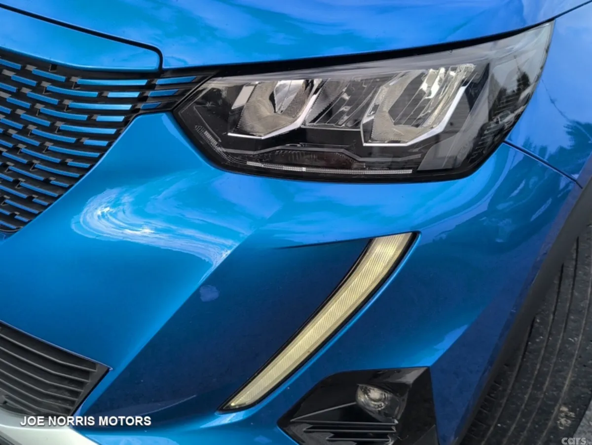 Peugeot 2008 MPV, Electric, 2021, Blue