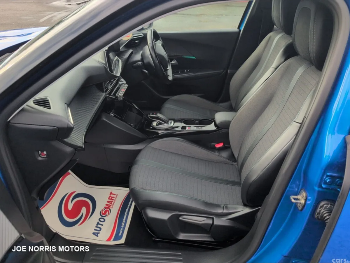 Peugeot 2008 MPV, Electric, 2021, Blue