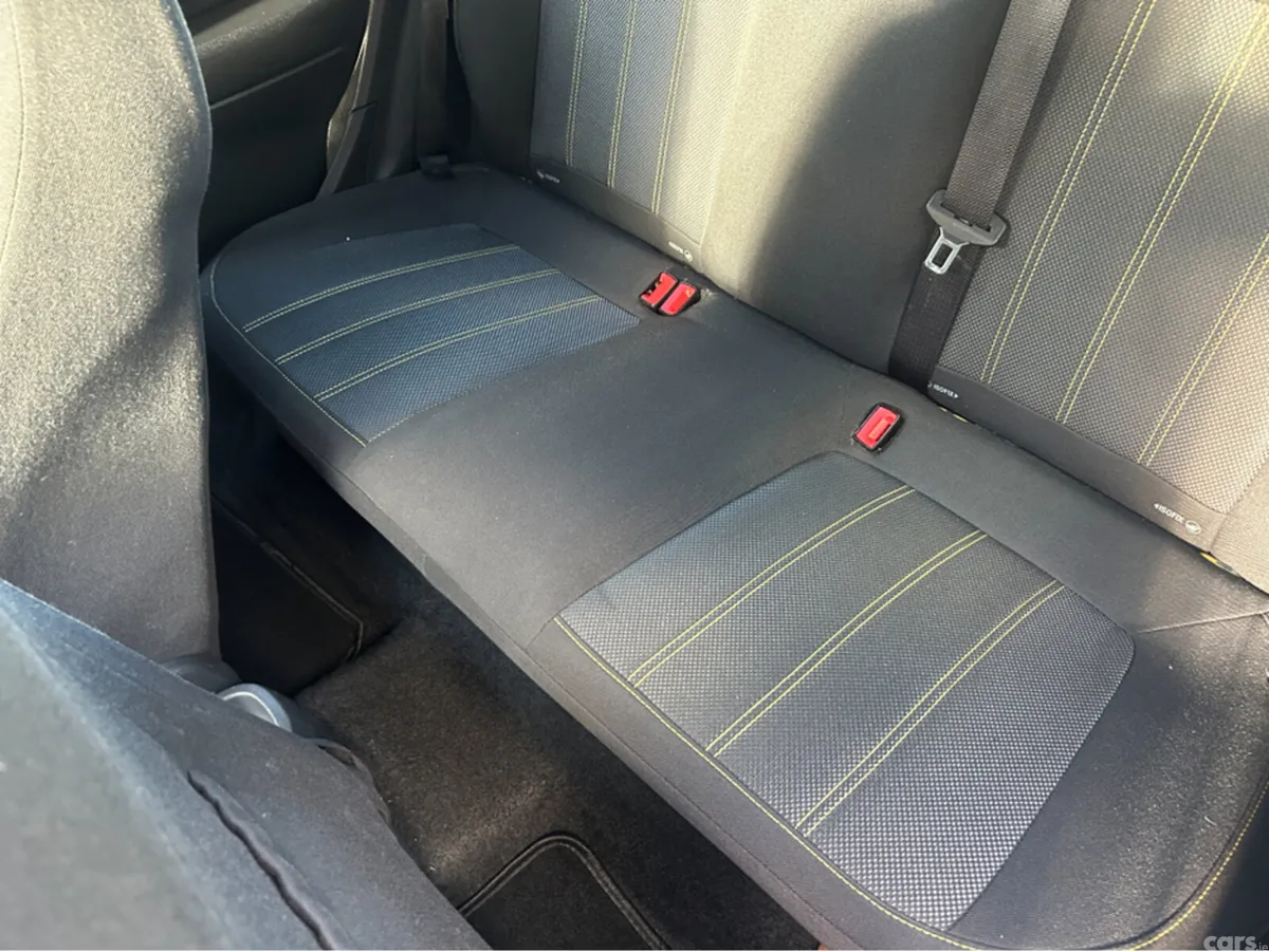 Opel Corsa Hatchback, Petrol, 2011, Yellow