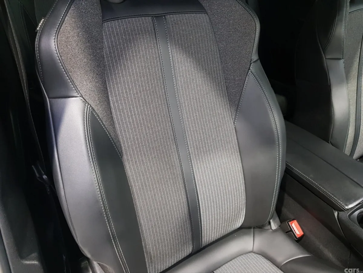 Peugeot 3008 MPV, Diesel, 2022, Blue
