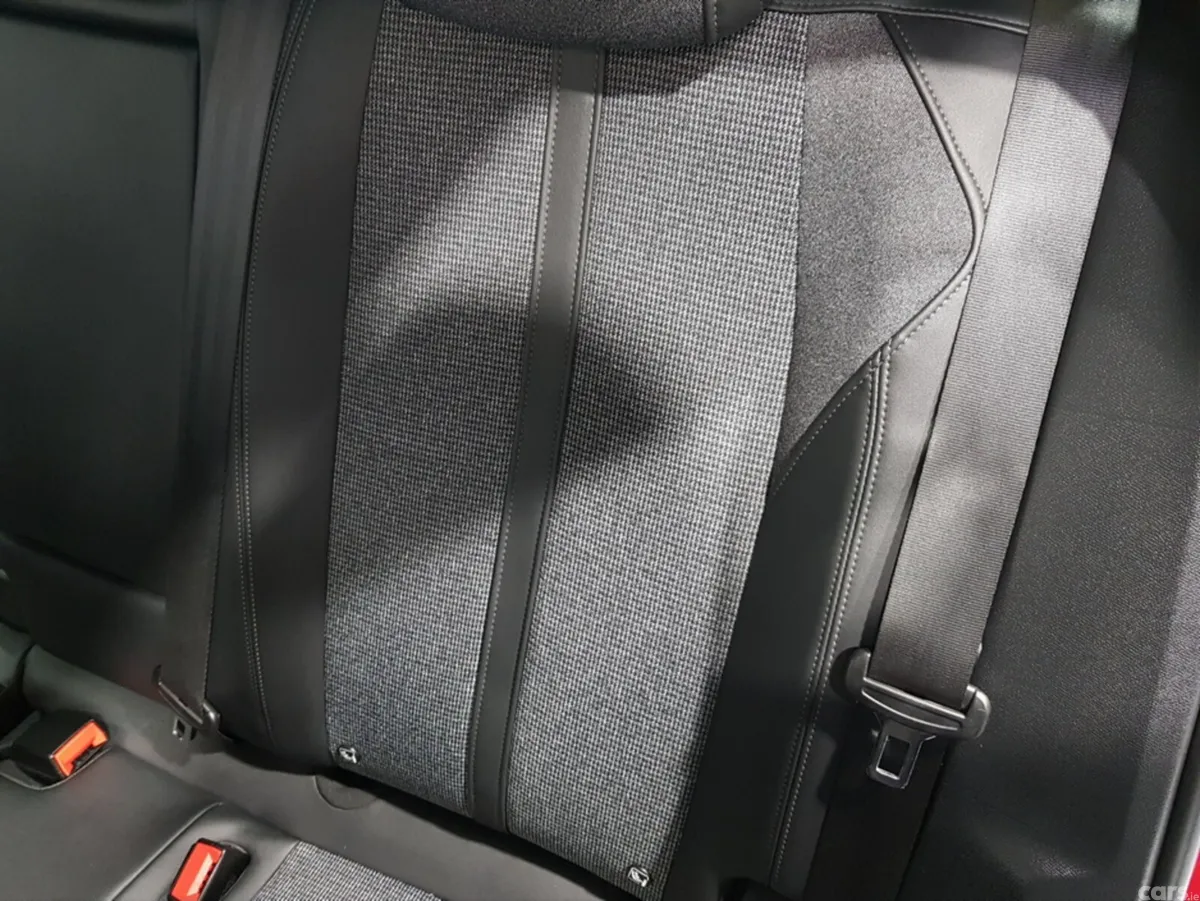 Peugeot 3008 MPV, Diesel, 2019, Red