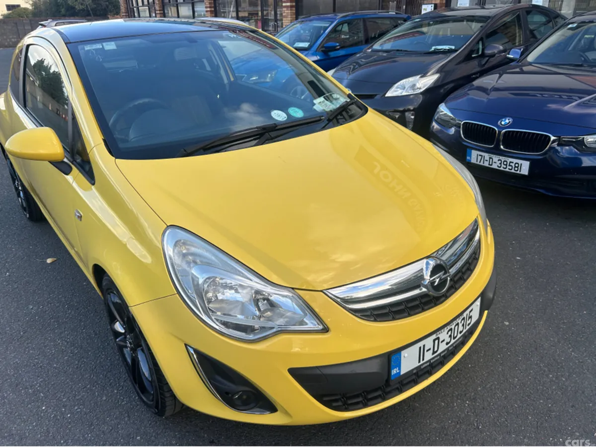 Opel Corsa Hatchback, Petrol, 2011, Yellow