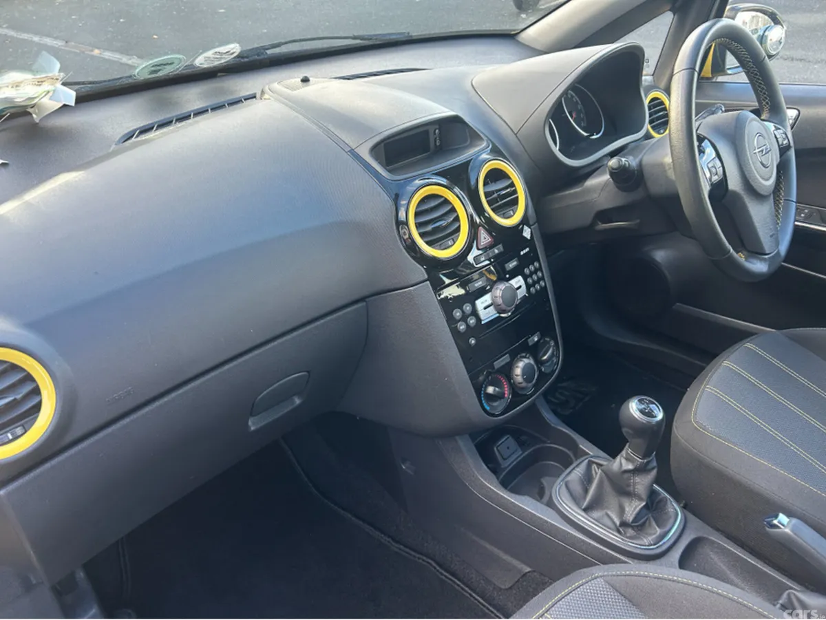 Opel Corsa Hatchback, Petrol, 2011, Yellow