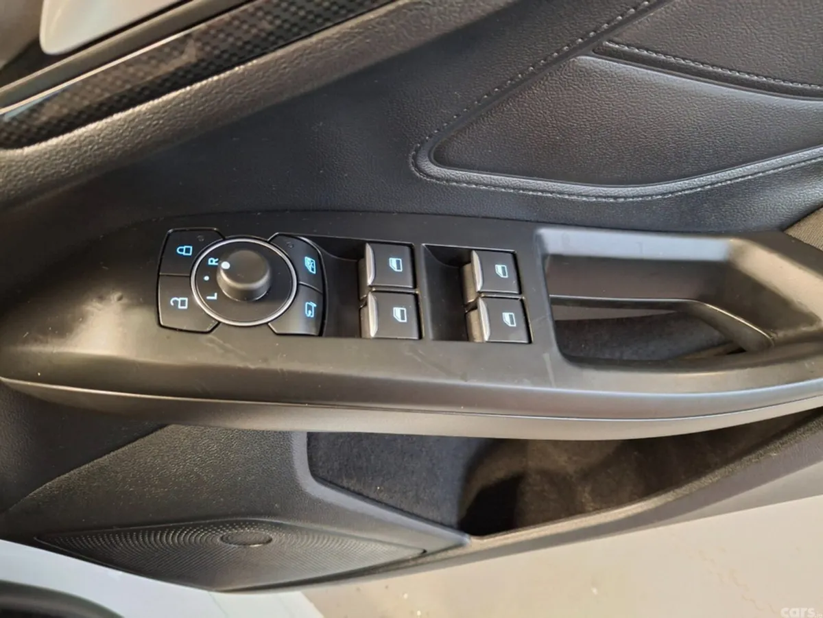 Ford Focus Hatchback, Petrol, 2022, White