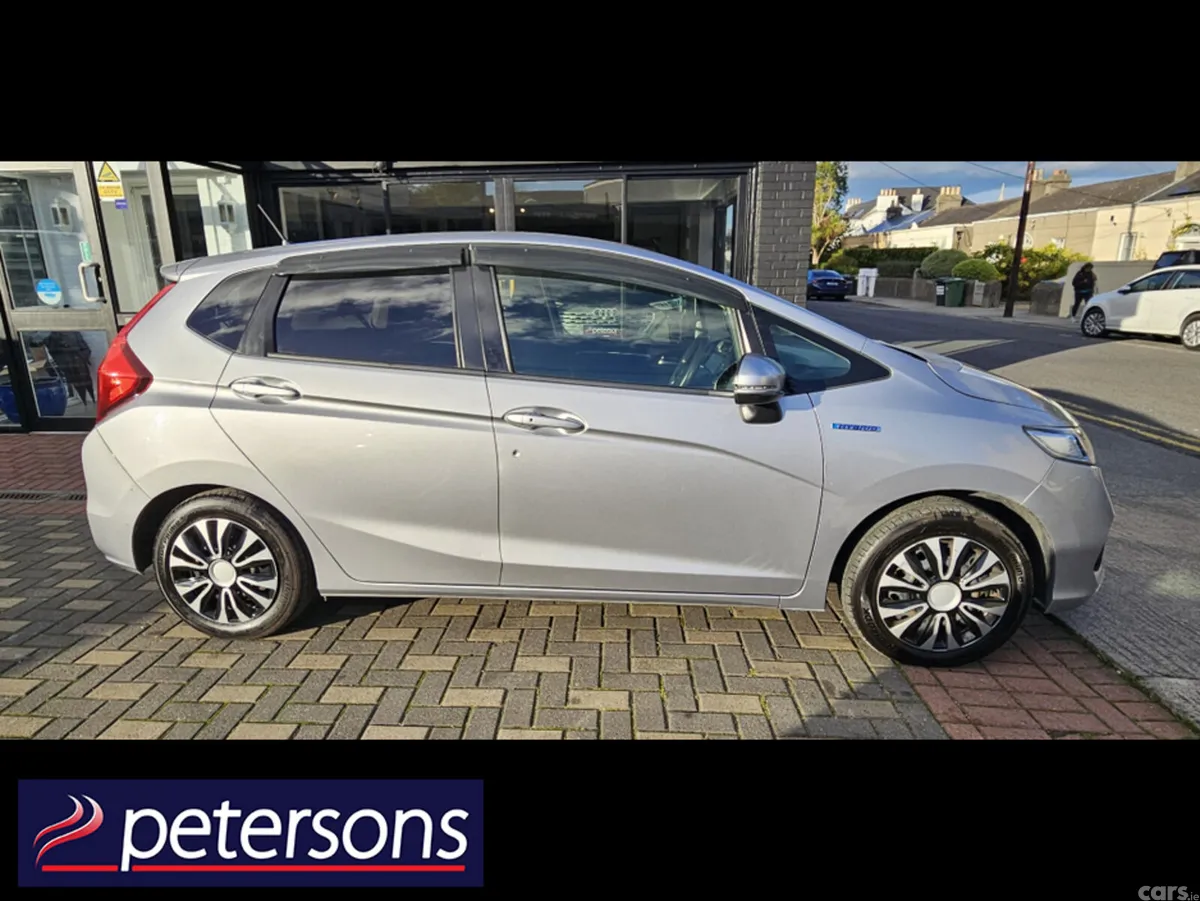 Honda Fit Hatchback, Petrol Hybrid, 2018, Silver