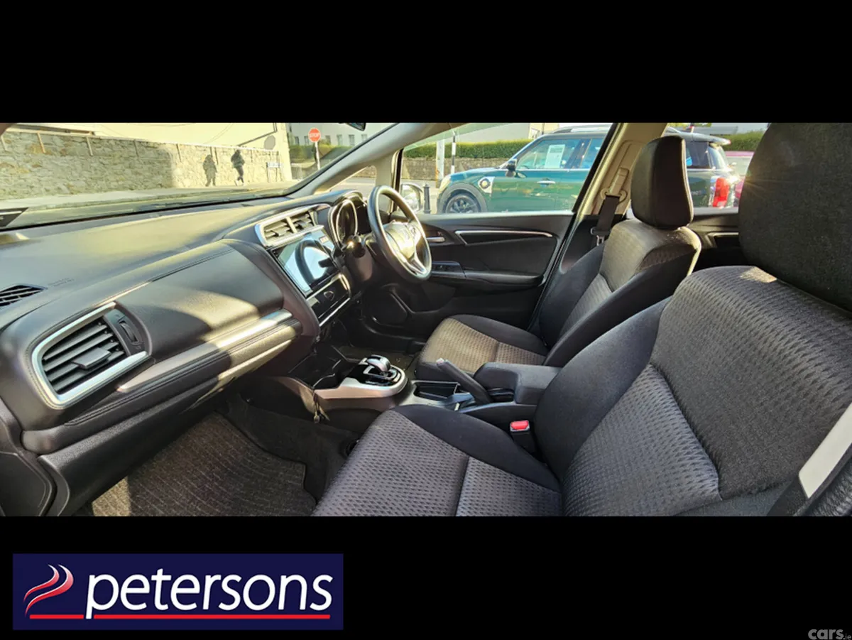 Honda Fit Hatchback, Petrol Hybrid, 2018, Silver