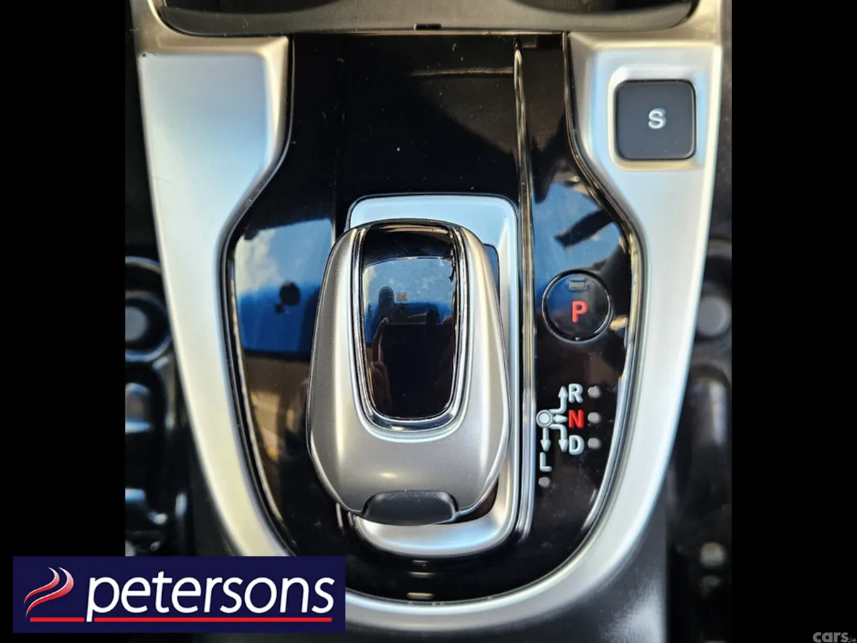 Honda Fit Hatchback, Petrol Hybrid, 2018, Silver