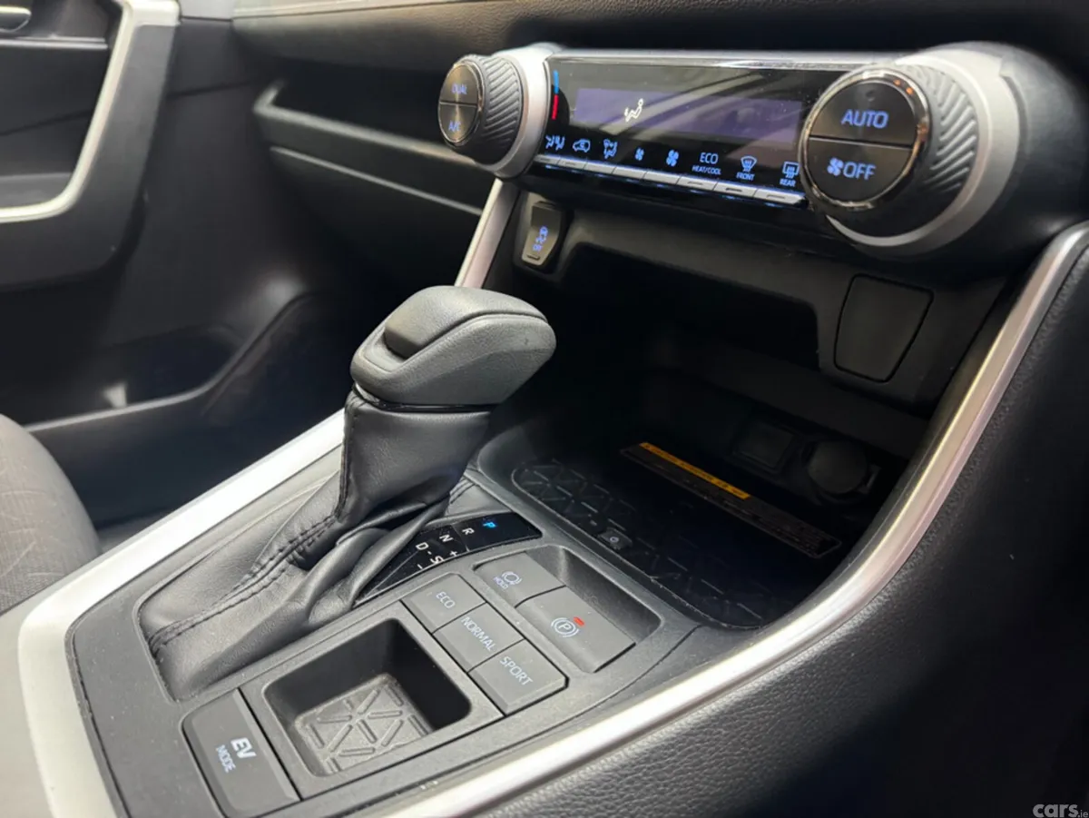 Toyota RAV4 SUV, Petrol Hybrid, 2019, White