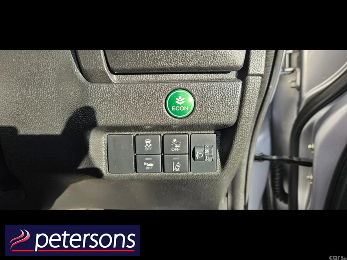 Honda Fit Hatchback, Petrol Hybrid, 2018, Silver