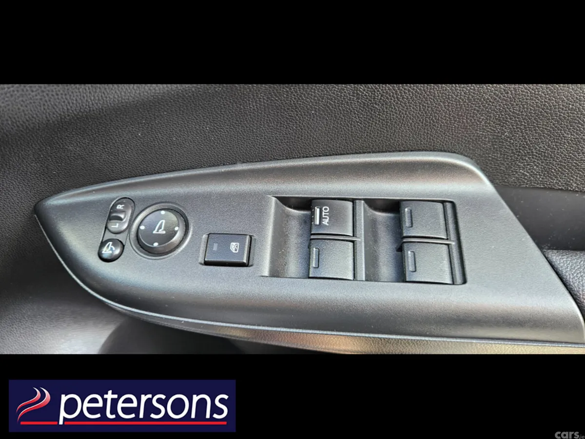 Honda Fit Hatchback, Petrol Hybrid, 2018, Silver