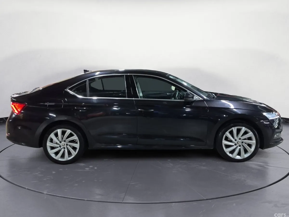 Skoda Octavia Hatchback, Diesel, 2024, Black