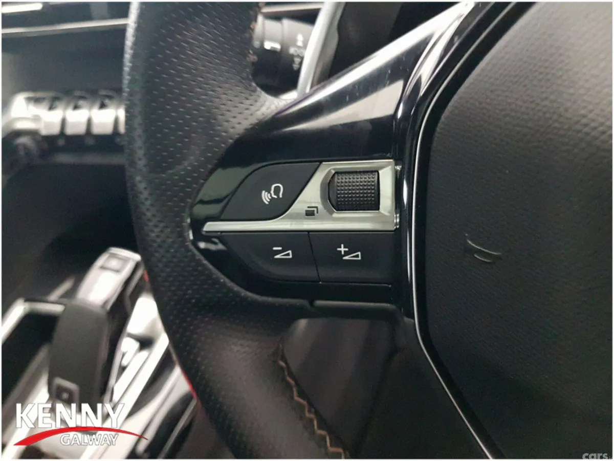 Peugeot 3008 MPV, Petrol, 2019, White