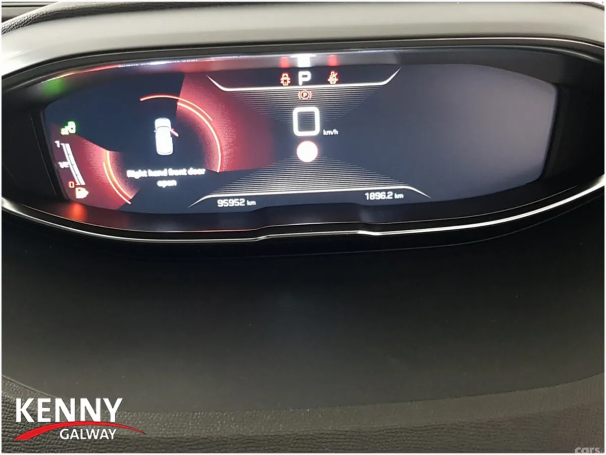 Peugeot 3008 MPV, Petrol, 2019, White