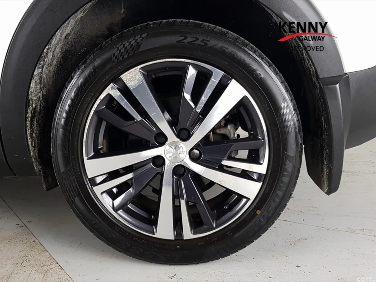 Peugeot 3008 MPV, Petrol, 2019, White