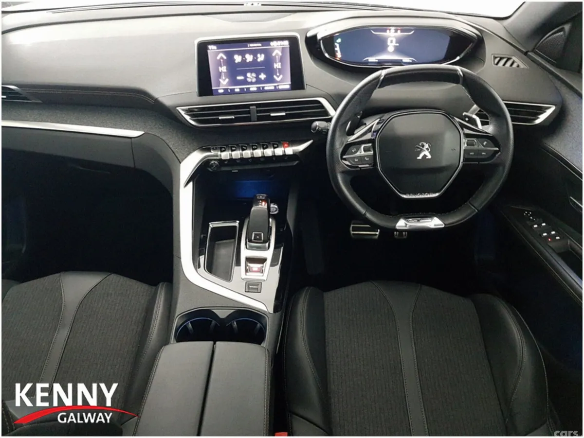 Peugeot 3008 MPV, Petrol, 2019, White