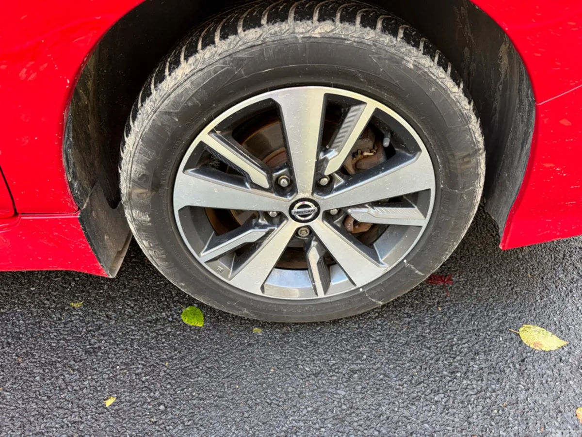 Nissan Leaf Hatchback, Electric, 2019, Red