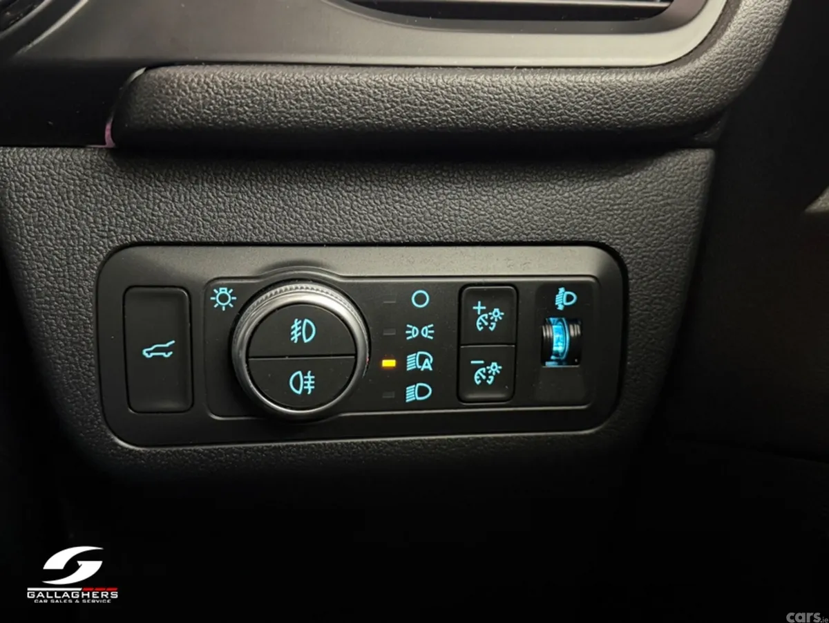 Ford Kuga Hatchback, Diesel, 2021, Red