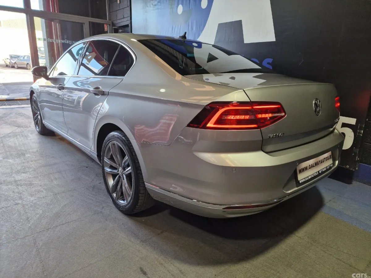 Volkswagen Passat Saloon, Diesel, 2017, Silver