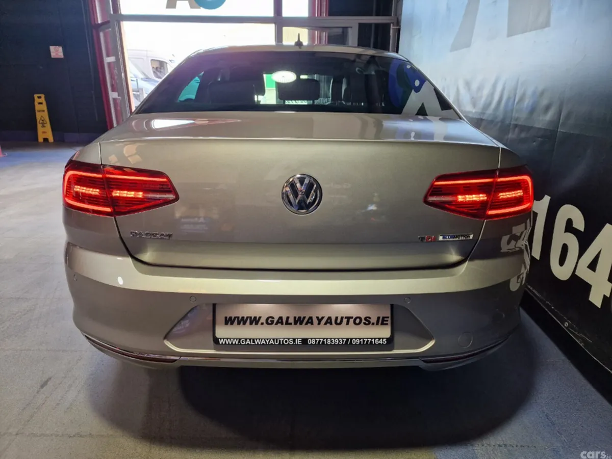 Volkswagen Passat Saloon, Diesel, 2017, Silver