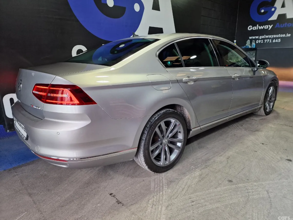 Volkswagen Passat Saloon, Diesel, 2017, Silver