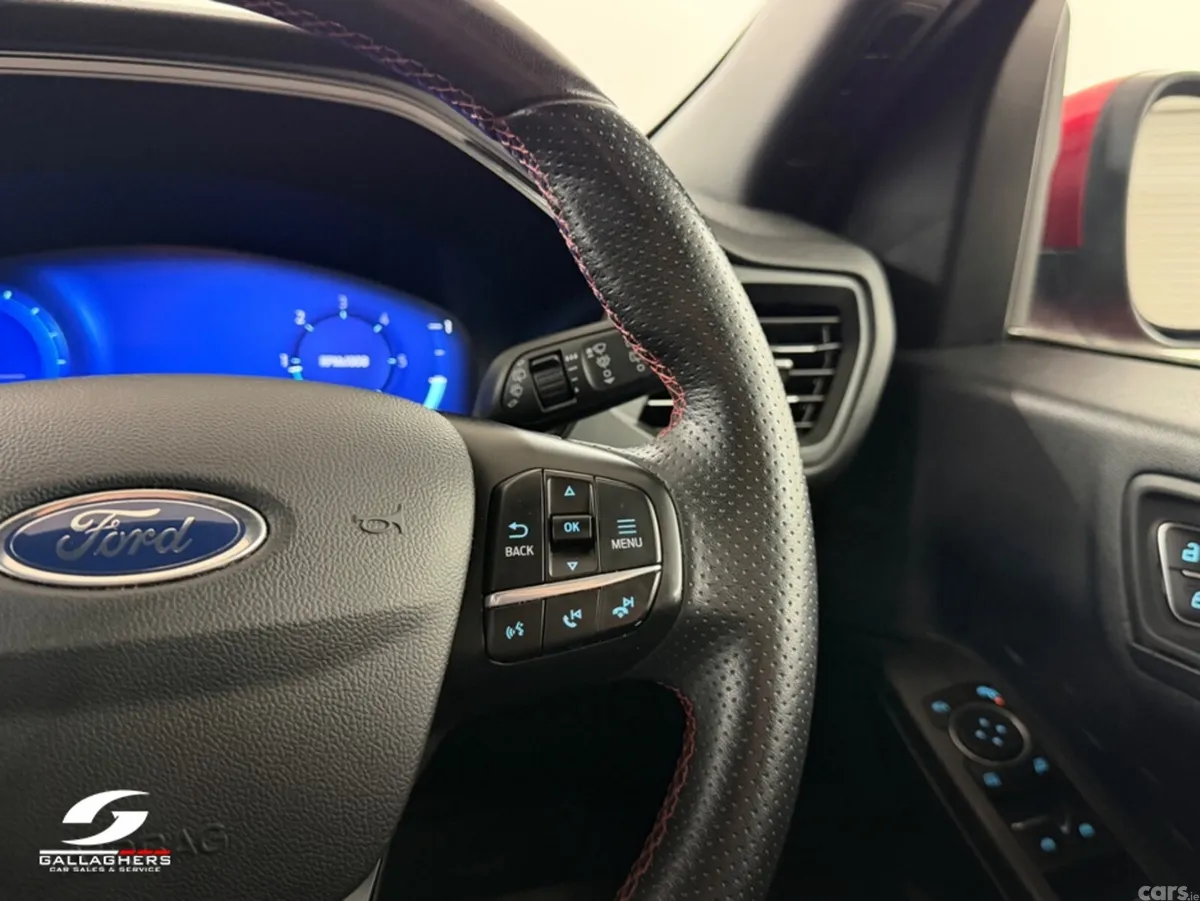 Ford Kuga Hatchback, Diesel, 2021, Red