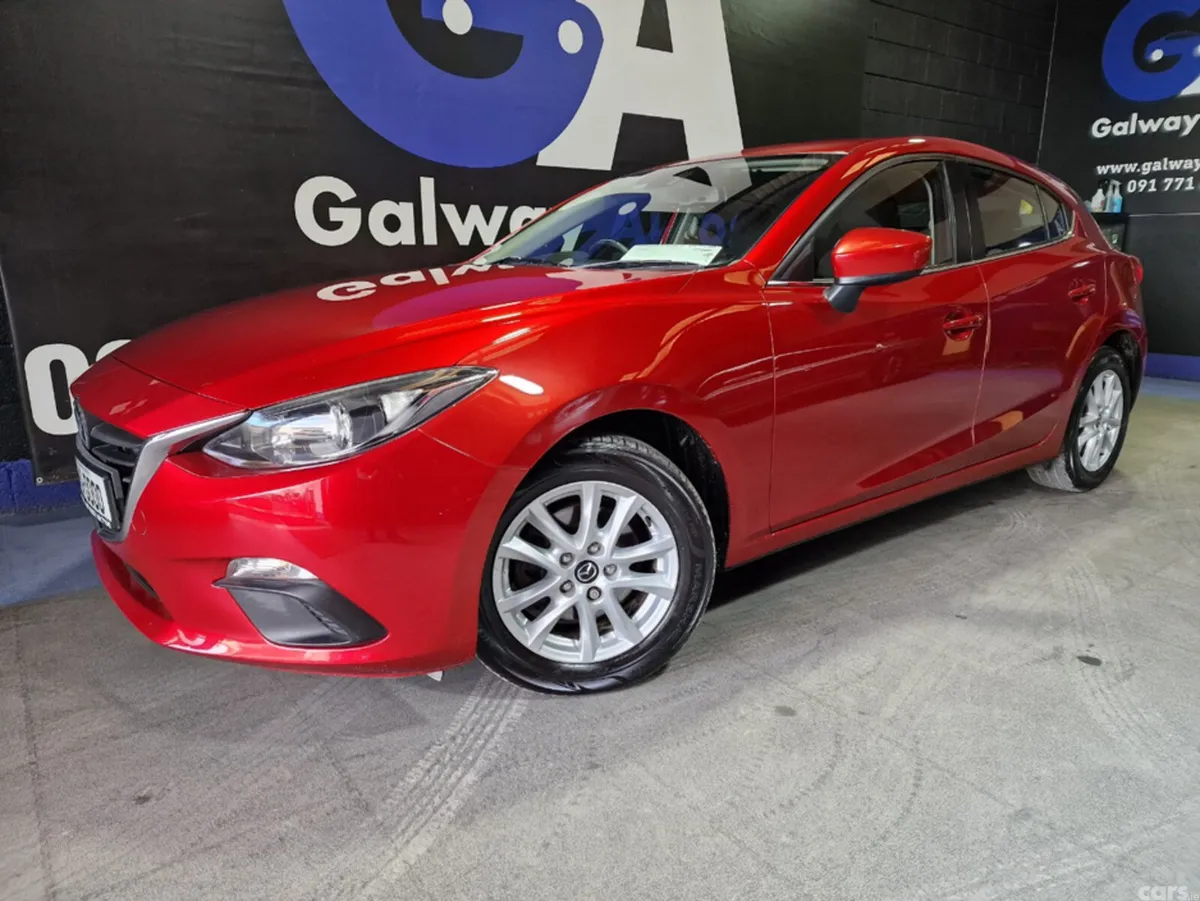 Mazda Mazda3 Hatchback, Petrol, 2015, Red
