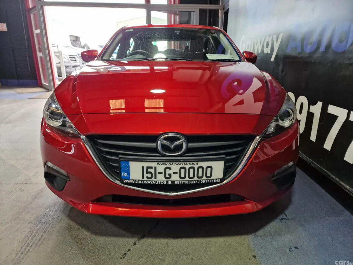 Mazda Mazda3 Hatchback, Petrol, 2015, Red