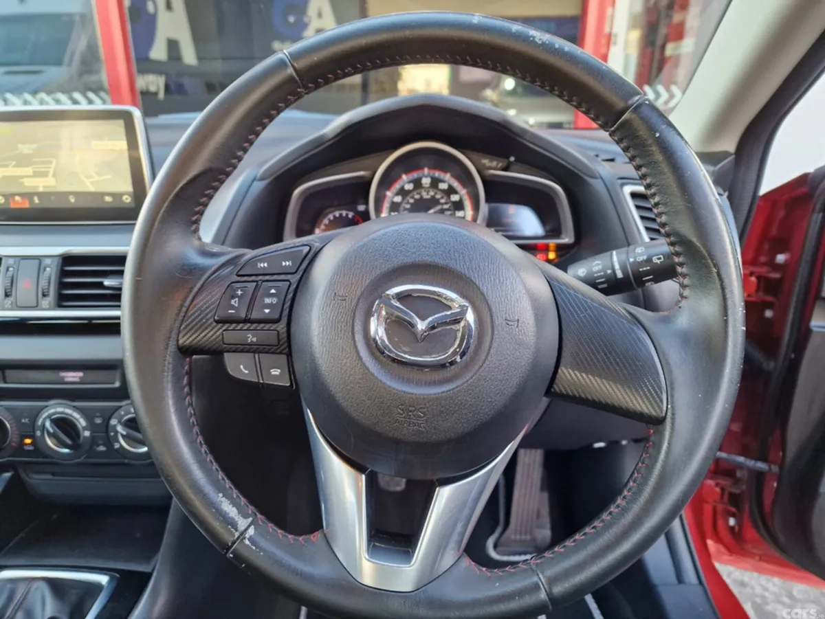 Mazda Mazda3 Hatchback, Petrol, 2015, Red