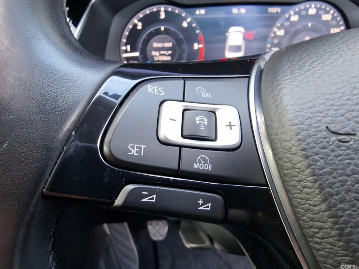 Volkswagen Passat Saloon, Diesel, 2017, Silver