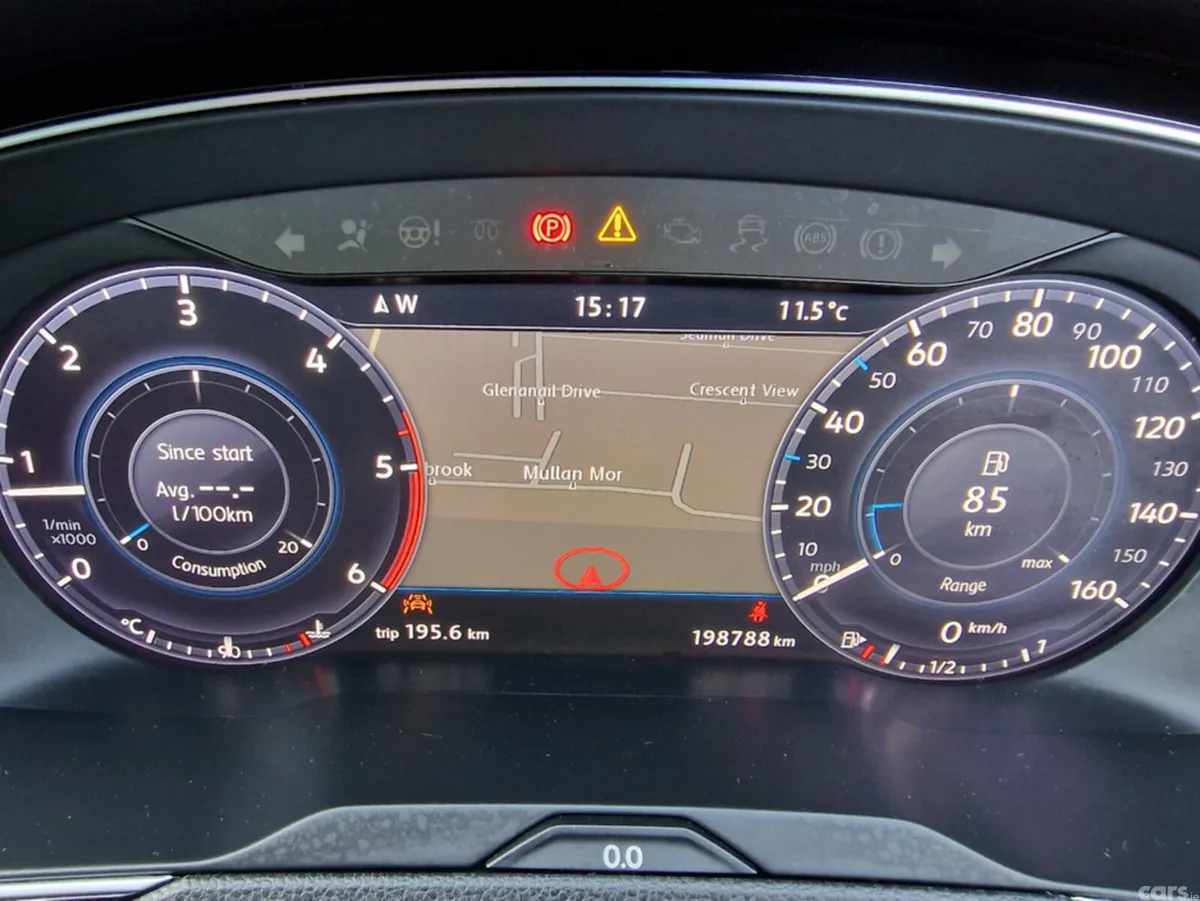Volkswagen Passat Saloon, Diesel, 2017, Silver